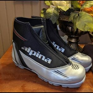Alpina NNN Cross Country Ski Boots sz 42